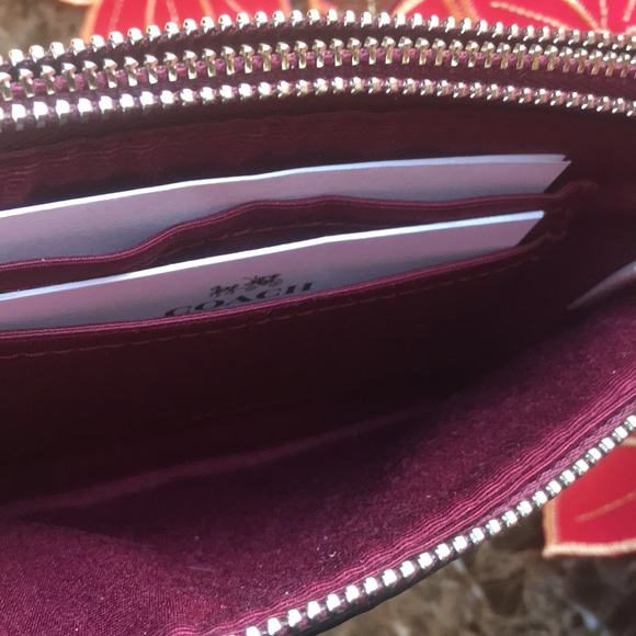 New! Coach Burgundy Pebble Leather Double Corner Zip Wristlet Wallet - Picture 12 of 15